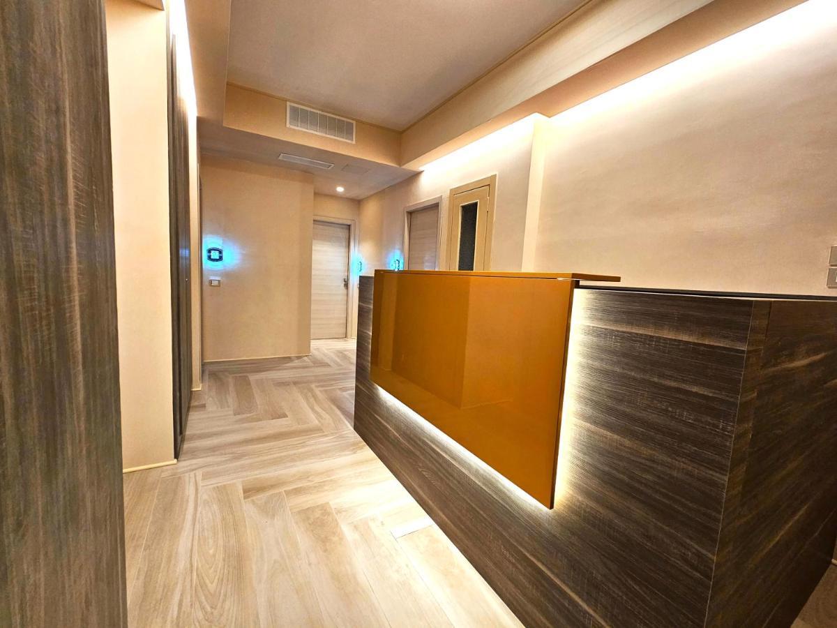 לצ'ה Astoria Supreme - Modern Boutique Suites מראה חיצוני תמונה