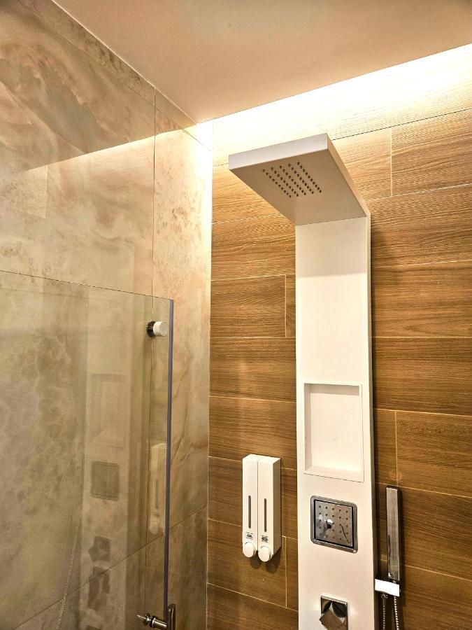 לצ'ה Astoria Supreme - Modern Boutique Suites מראה חיצוני תמונה