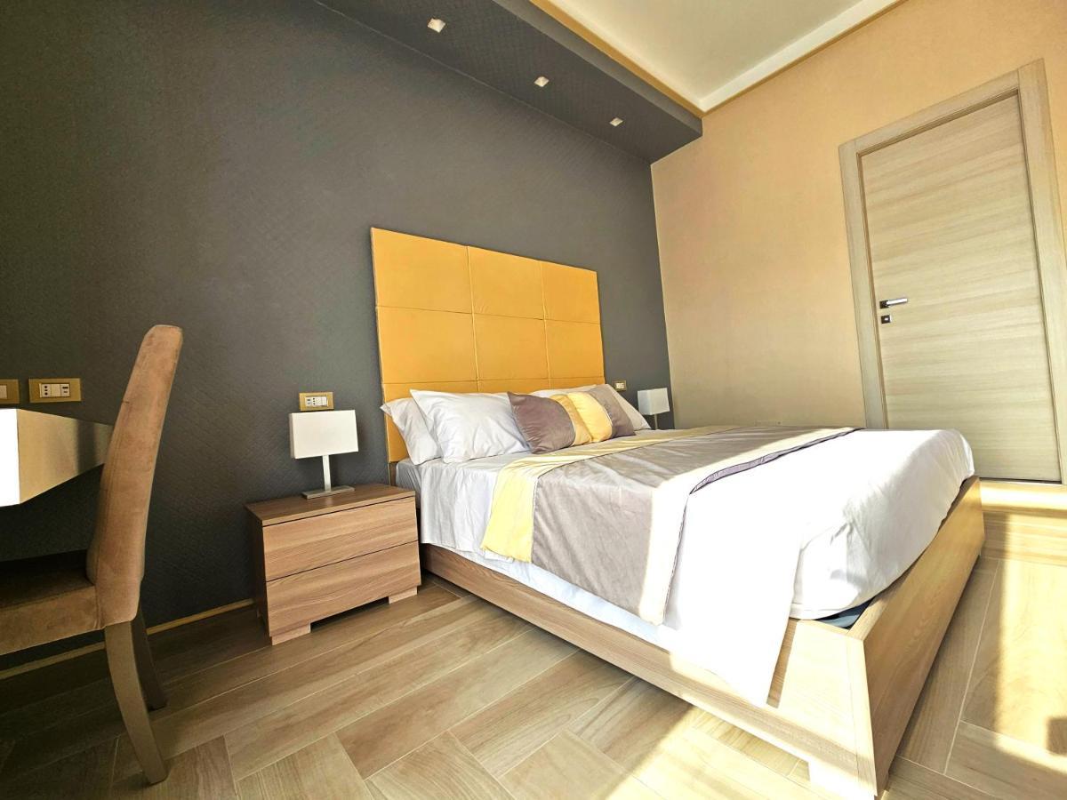 לצ'ה Astoria Supreme - Modern Boutique Suites מראה חיצוני תמונה